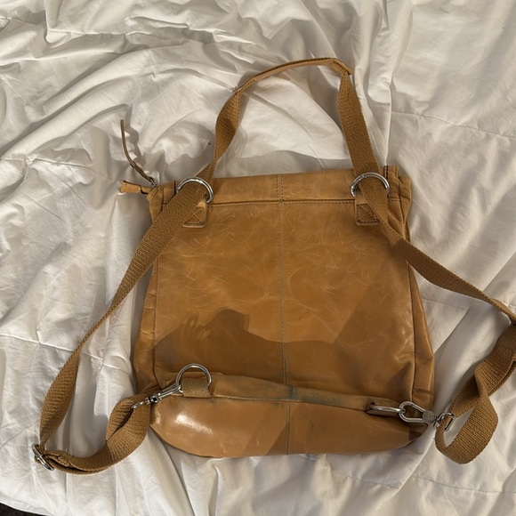 The Sak backpack can convert into a crossbody - Picture 3 of 7